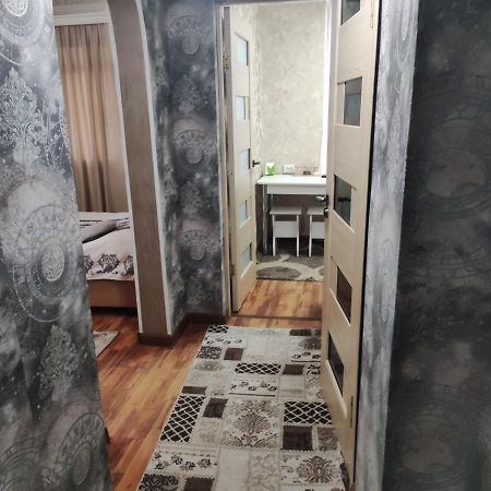 Комфортная Квартира Для 2Х Персон Apartment Bishkek Luaran gambar