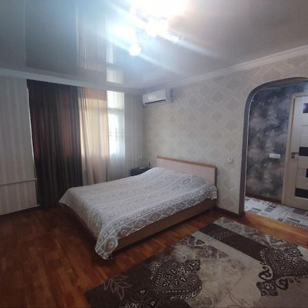Комфортная Квартира Для 2Х Персон Apartment Bishkek Luaran gambar