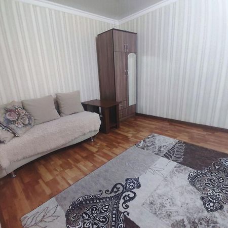 Комфортная Квартира Для 2Х Персон Apartment Bishkek Luaran gambar