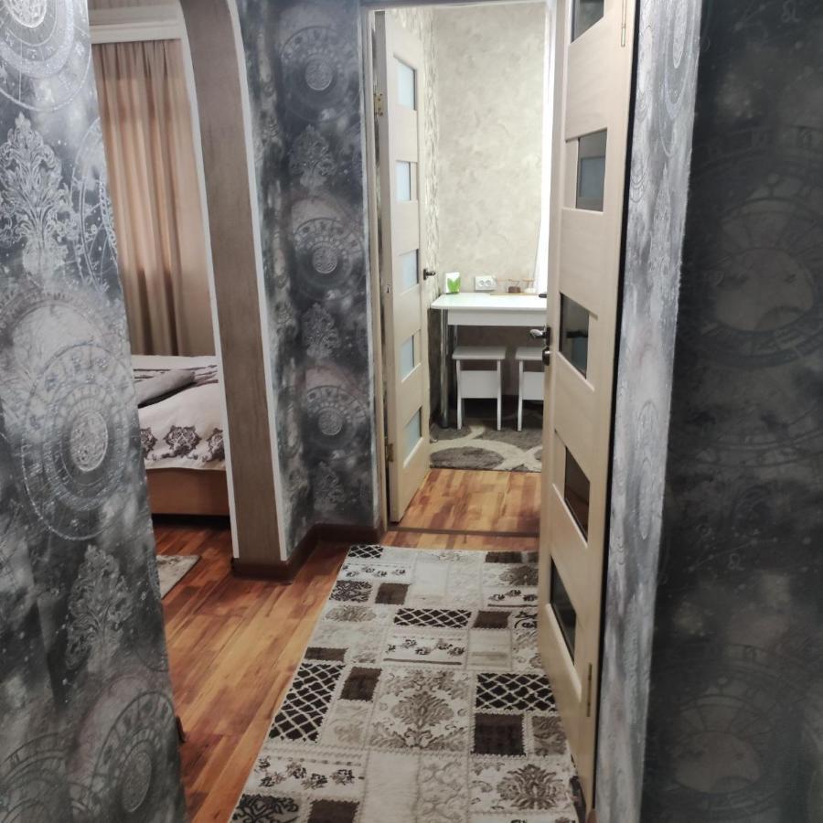 Комфортная Квартира Для 2Х Персон Apartment Bishkek Luaran gambar